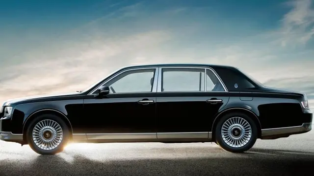Toyota Century 2018