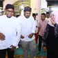 Khofifah Indar Parawansa bersama  Bupati Sumenep Achmad Fauzi saat memberikan bantuan untuk 500 anak yatim. (Istimewa)