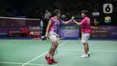 Ganda putri Indonesia Apriyani Rahayu/Siti  Fadia Silvi Ramadhanti berselebrasi setelah mendapat poin melawan Mayu Matsumoto/Wakana Nagahara dari Jepang saat tampil dalam Indonesia Open 2022 di Istora Senayan, Jakarta, Rabu (15/6/2022). Apriyani Rahayu/Siti  Fadia Silvi Ramadhanti  menang dengan skor 21-7, 17-21, 21-17. (Liputan6.com/Faizal Fanani)