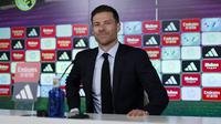Xabi Alonso saat konferensi pers perkenalan pelatih baru Real Madrid yang berlangsung di Real Madrid Sports City, Valdebebas, Spanyol, Senin (26/05/2025) waktu setempat. (AFP/Thomas Coex)