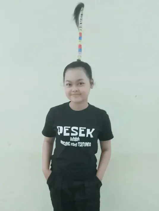 <p>Anak pasangan Muhammad Deisy dan Jacky Susilowati itu mengejutkan publik setelah lama menghilang. Misca yang menyelesaikan sekolah SD Negeri Harjamukti 3 Cimanggis itu dikabarkan terusir dari rumah sendiri bersama ibu dan adiknya. [Instagram/misca_fortuna.mancung]</p>