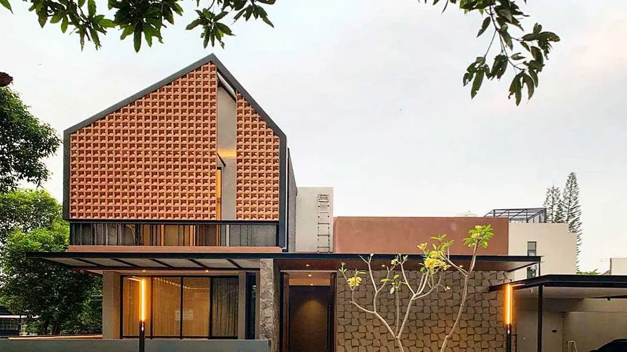 Inspirasi Desain Unik Rumah Tropis dengan Material Mudah Didapat
