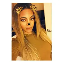 Yup, cewek yang satu ini wajahnya memang mirip banget Beyonce lho. Nggak percaya? Lihat saja deretan foto-fotonya ini. (Foto: Instagram/@sur_b)