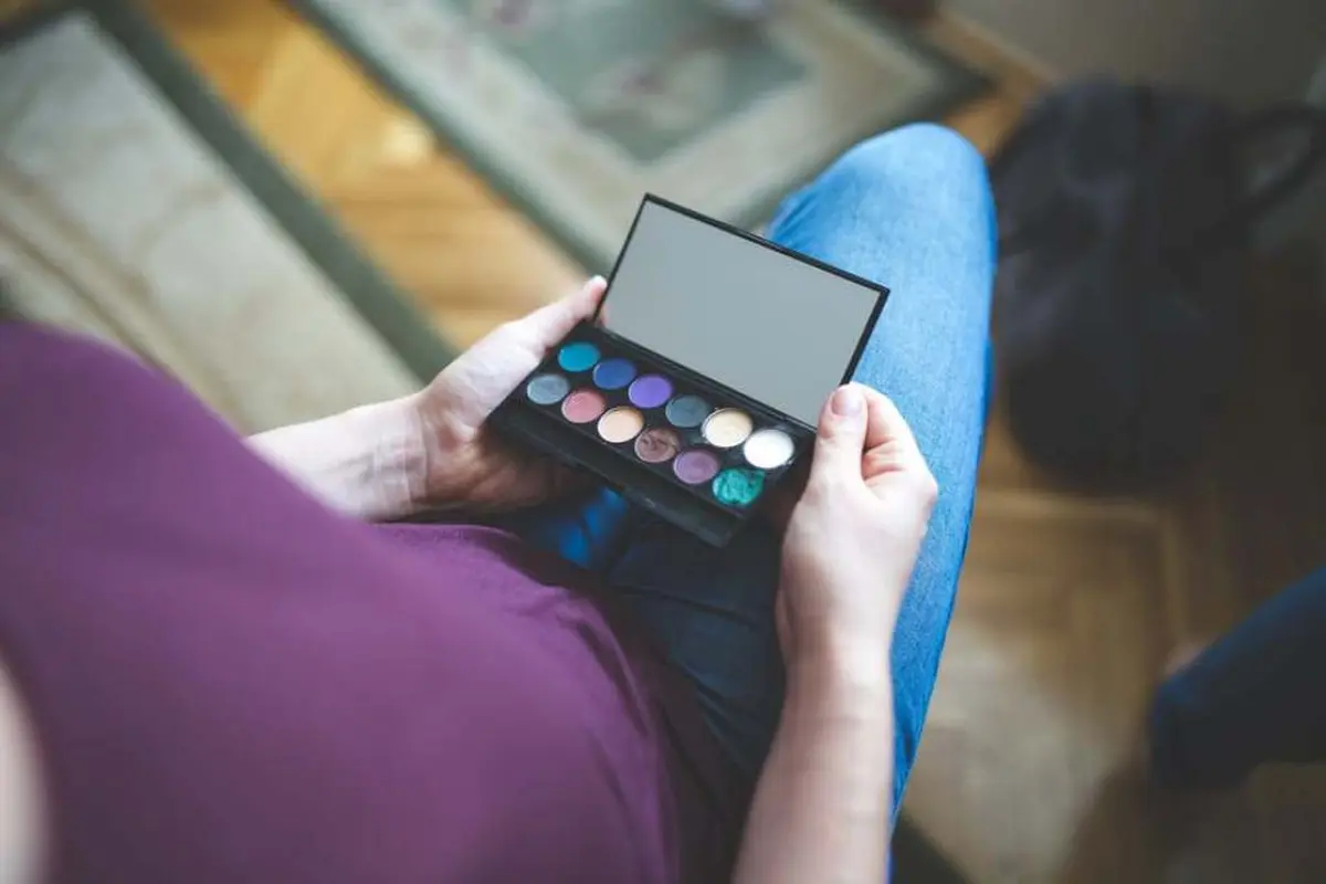 Eyeshadow Palette di Bawah 200 Ribu Bikin Teriak, Bagus Banget!