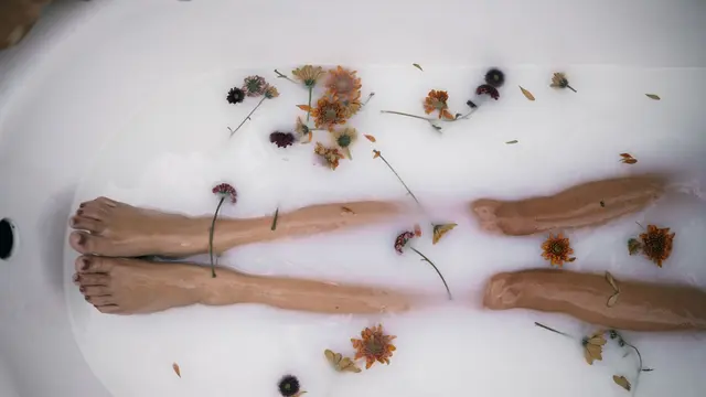 Jangan Asal Berendam, Ini yang Perlu Diperhatikan Saat Mandi Susu Oat