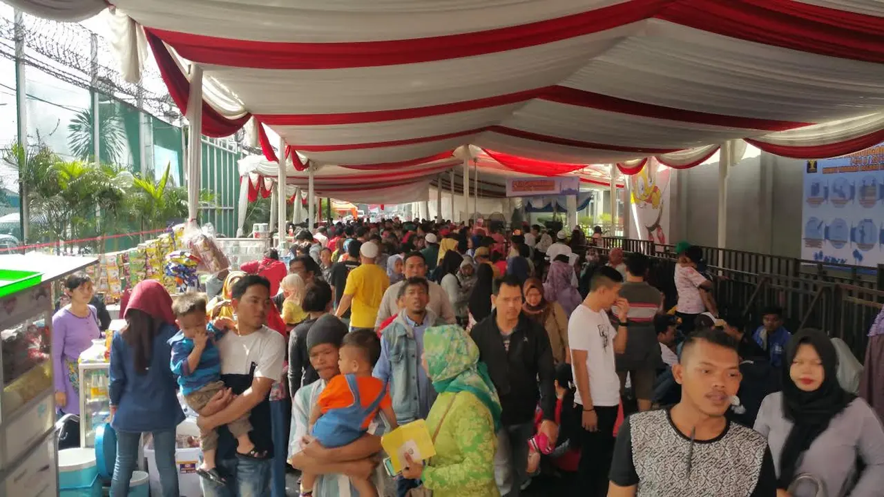Pengunjung di Lapas Cipinang