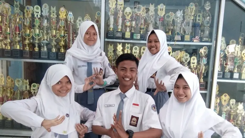 siswa SMA Negeri 2 Brebes, Jawa Tengah