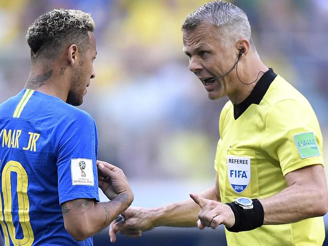 4 Eksperimen Fifa Untuk Mengubah Sepak Bola 1 Babak Jadi 30 Menit Hingga Sin Bin Bola Liputan6 