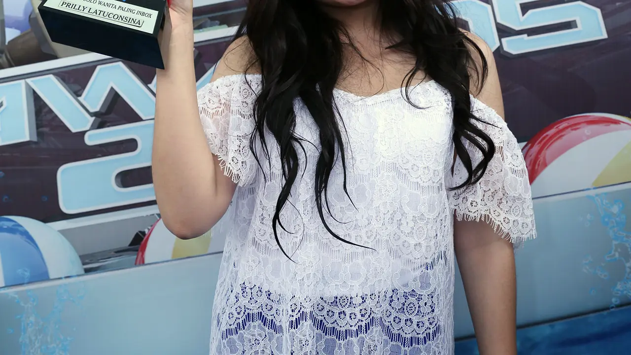 [Bintang] Prilly Latuconsina