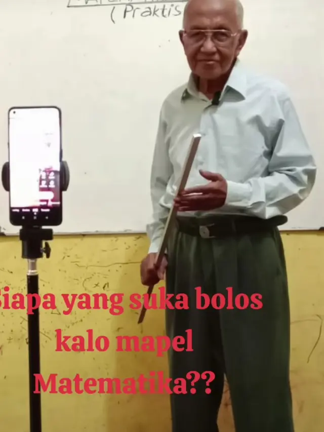 Kisah Inspiratif Mbah Melan, Guru 79 Tahun yang Kasih Kelas Virtual Gratis di TikTok