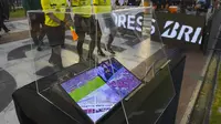 Ligue 1 akan mengikuti jejak Serie A dan Bundesliga dengan menggunakan Video Assistant Referee (VAR) mulai musim 2018-2019. (AFP/Juan Mabromata)