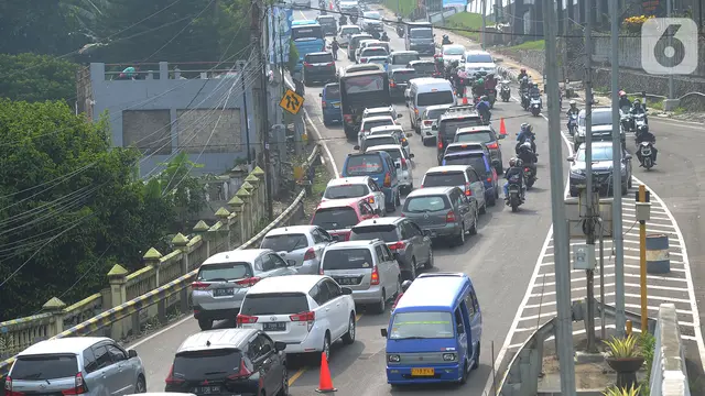 Sistem Kanalisasi 2-1 Jalur Puncak Bogor Diuji Coba