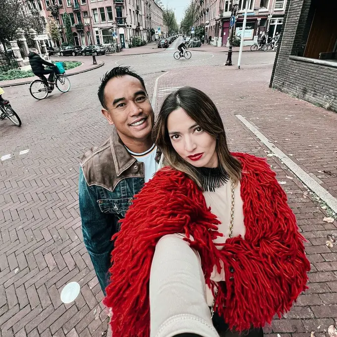 Nia Ramadhani dan Ardi Bakrie (Instagram/ramadhaniabakrie)