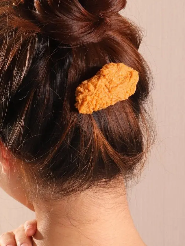 6 Jepitan Rambut Cewek Paling Absurd, Enggak Habis Pikir