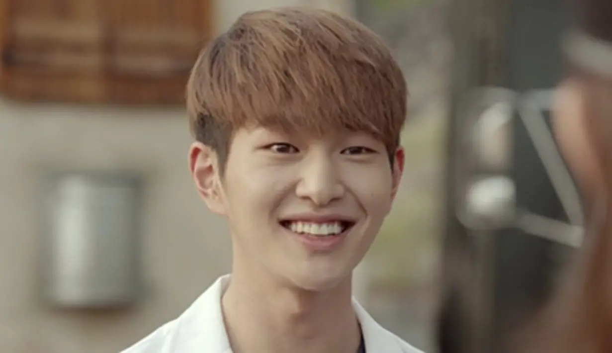 Pada Agustus 2017, Onew SHINee dituduh melakukan pelecehan pada seorang wanita. Saat itu, cowok berwajah tampan itu sedang dalam kondisi mabuk di sebuah kelam di Gangnam, Korea Selatan. (Foto: Soompi.com)