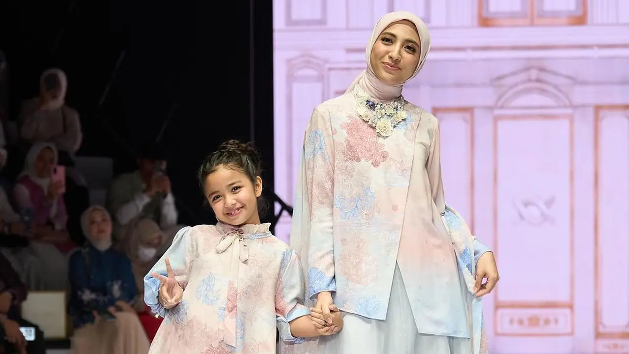 Klamby Tampilkan Koleksi Baju Lebaran Bertabur Bunga hingga Bawa Gebrakan Baru di PIFW 2024