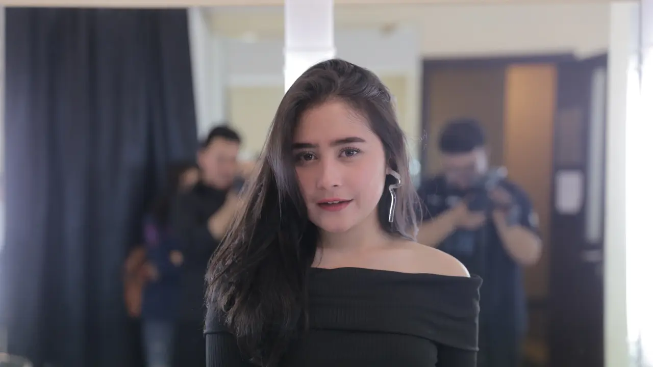 [Bintang] Prilly Latuconsina Bakal Nyanyi Lagu Ini di HUT SCTV