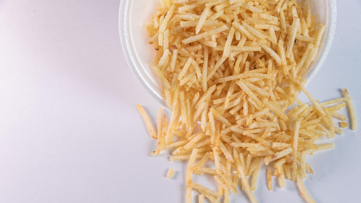 6 Tips Membuat Kue Bawang Agar Tidak Cepat Lembek, Renyah Tahan Lama