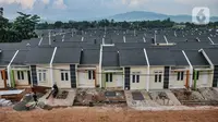 Suasana perumahan subsidi di kawasan Klapanunggal, Kabupaten Bogor, Jawa Barat, Rabu (16/6/2021). Bantuan pembiayaan perumahan subsidi sebagai upaya memenuhi kebutuhan hunian layak terutama bagi masyarakat berpenghasilan rendah (MBR). (merdeka.com/Iqbal S. Nugroho)