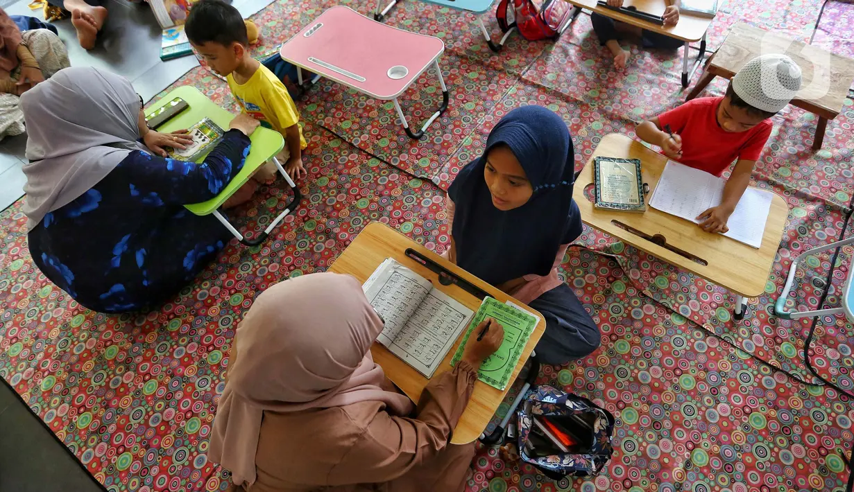 Menurut pengelola, kegiatan pesantren kilat Gema Ramadhan Malinjo setiap harinya rata-rata diikuti 20 anak berusia 4 hingga 12 tahun. (Liputan6.com/Angga Yuniar)