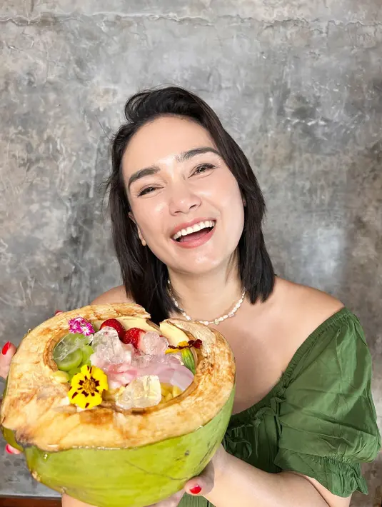 <p>Salah satu pola hidup sehat dari Feby adalah dengan melakukan diet sehat. Diet yang dilakukan Feby ini bertujuan agar tubuhnya lebih sehat dan jauh dari penyakit. [Foto: instagram.com/febyfebiola_]</p>