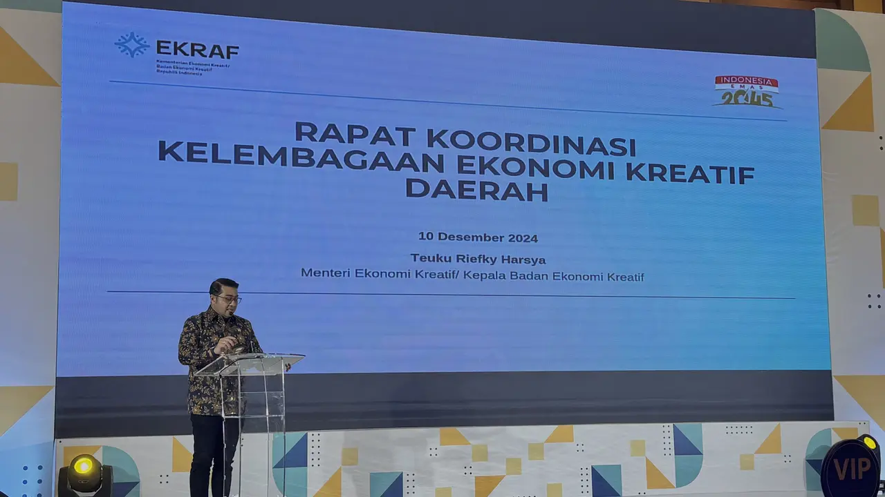 Menteri Ekonomi Kreatif Teuku Riefky Harsya saat pembukaan rapat koordinasi Kelembagaan Ekonomi Kreatif Daerah, Selasa (10/11/2024).