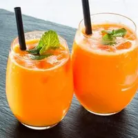 Es Sirup Rasa Jeruk untuk takjil berbuka puasa. foto: Shutterstock