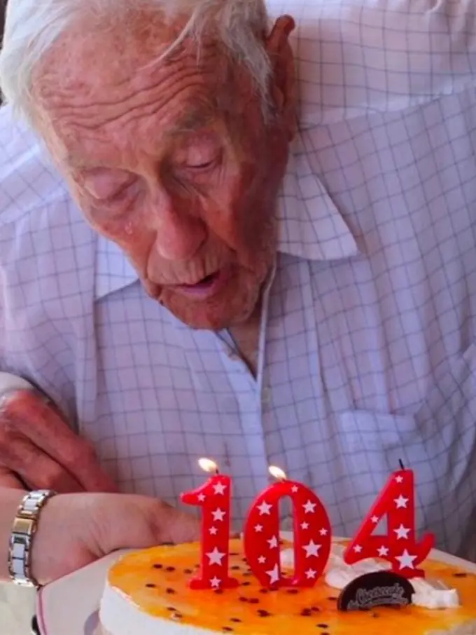 [Bintang] Tidak Bahagia, Pria Berusia 104 Tahun Ini Meminta untuk Disuntik Mati