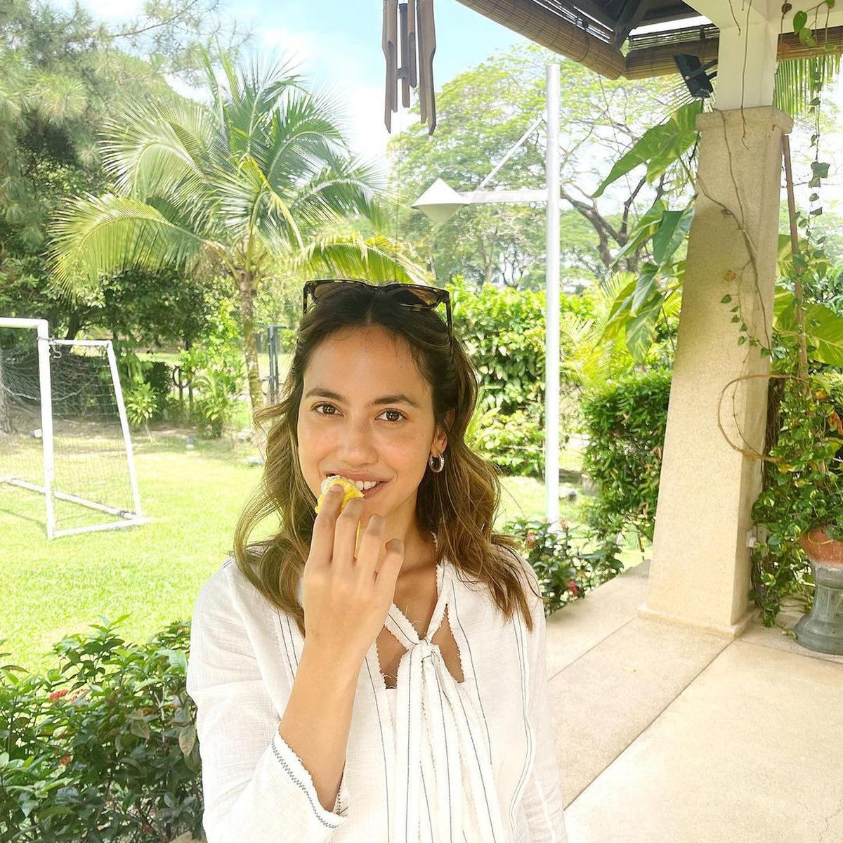 FOTO: Ekspresi Pevita Pearce Saat Pertama Kali Makan Durian, Lucu Banget -  Foto Liputan6.com