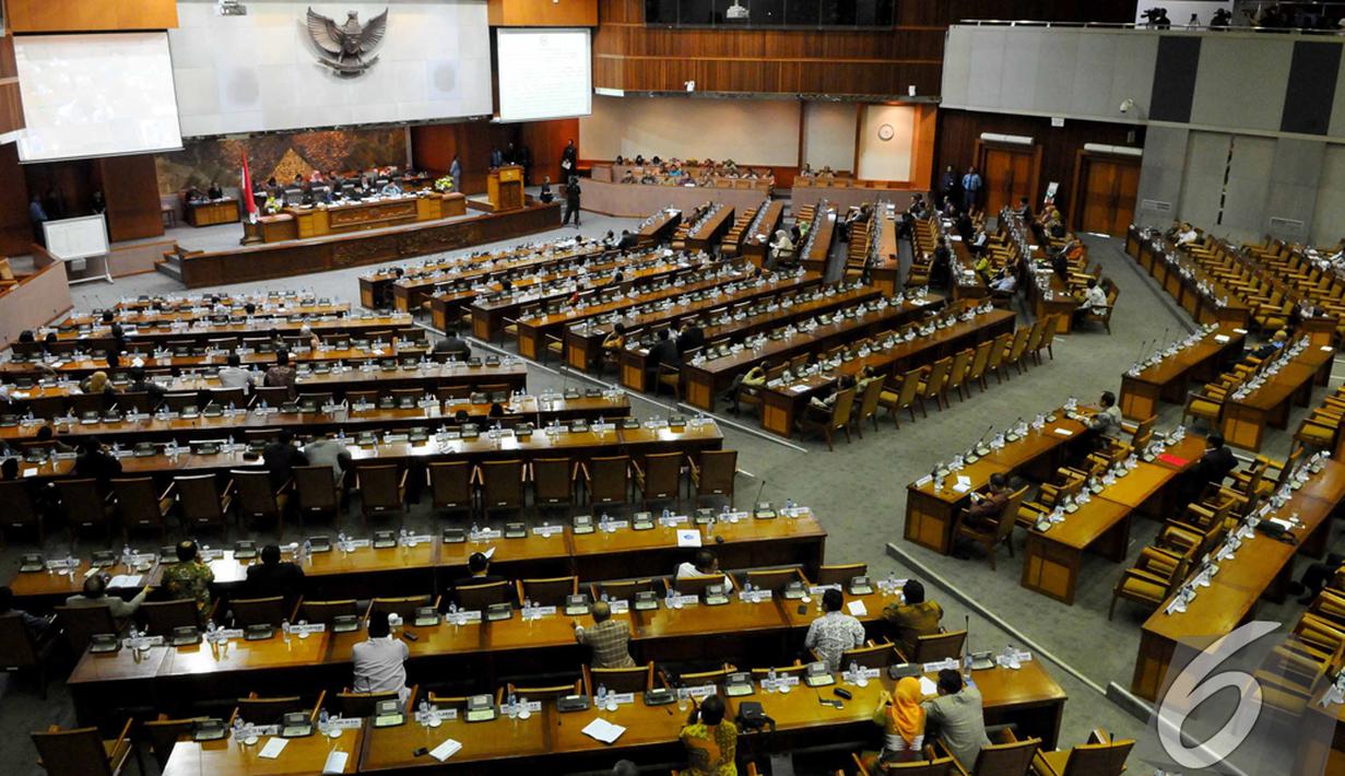 Suasana Rapat Paripurna DPR berisi laporan BPK tentang hasil pemeriksaan BPK pada Semester l, Jakarta, Selasa (2/12/2014). (Liputan6.com/Andrian M Tunay)