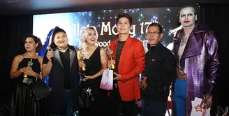 Momen perayaan ulang tahun yang  ke-17 kerap menjadi hal spesial bagi sebagian orang. Seperti halnya yang terjadi pada penyanyi Aleta Molly,  di mana pesta sweet seventeennya ini sangat dipersiapkan. (Bambang E.Ros/Bintang.com)