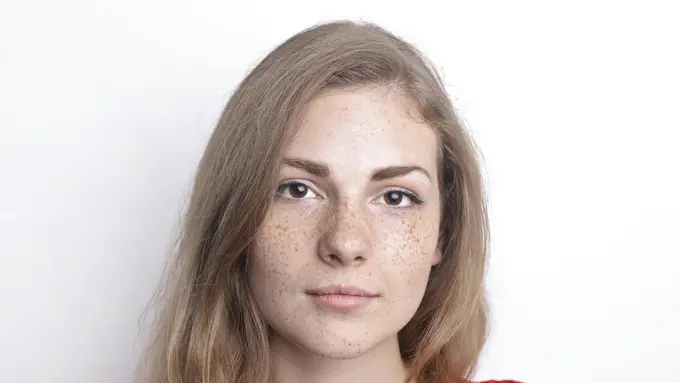 Tips Membuat Fake Freckles Agar Hasilnya Terlihat Natural (photo by pexels.com)