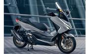 Honda Forza 250.