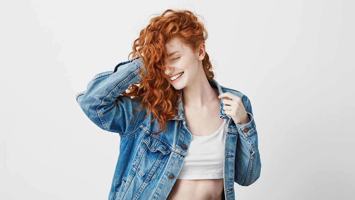 Step-by-Step Styling Rambut Curly Anti Mengembang, Gak Pake Ribet!