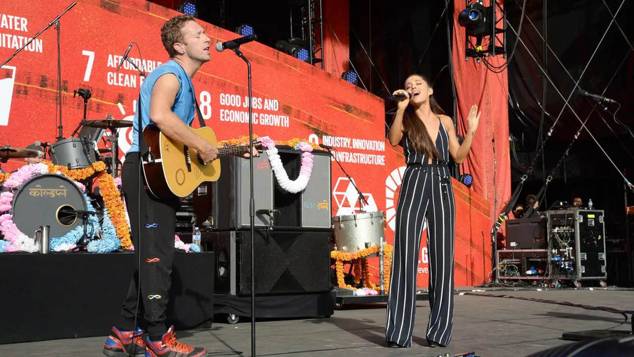 [Bintang] Coldplay & Ariana Grande
