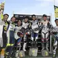 Keceriaan para peserta Master Camp seusai latihan balapan kategori flat-track. (Yamaha MotoGP)