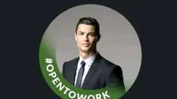 6 Editan Foto Cristiano Ronaldo Menganggur Cari Kerjaan Ini Kocak (Twitter/candymanchenk)