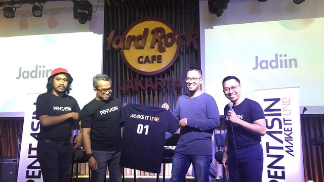 Vokalis Rumahsakit band dalam sesi konferensi pers di Jakarta.