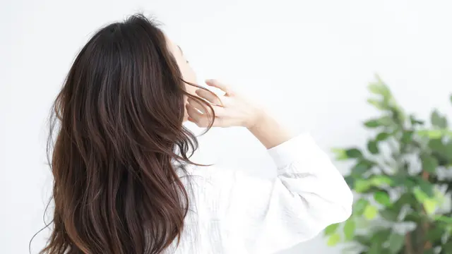 15 Cara Mengatasi Rambut Bercabang agar Lebih Lembut dan Sehat