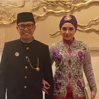 Bukan berarti rumah tangga pasangan ini jauh dari perselisihan. Dengan komunikasi yang terjalin lancar apapun yang menjadi perselisihan menjadi mudah untuk diselesaikan. (Instagram/ekopatriosuper)