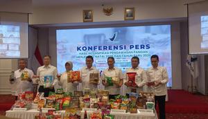 BPOM dalam konferensi pers Hasil Intensifikasi Pengawasan Pangan Menjelang Natal 2025 dan Tahun Baru 2026 pada Kamis 18 Desember 2025.