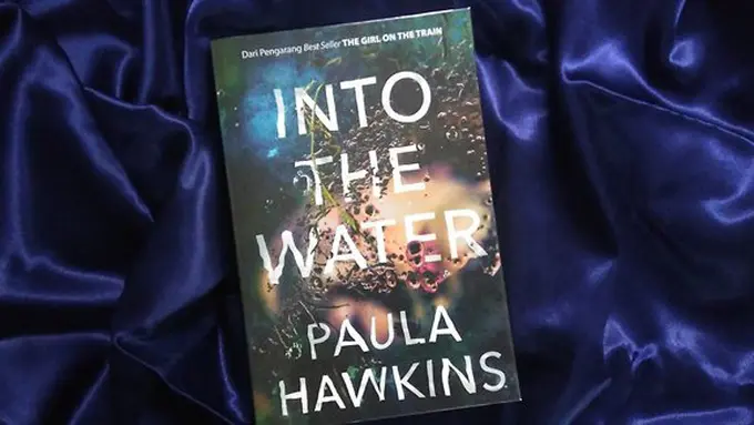 Into the Water./Copyright Vemale/Endah