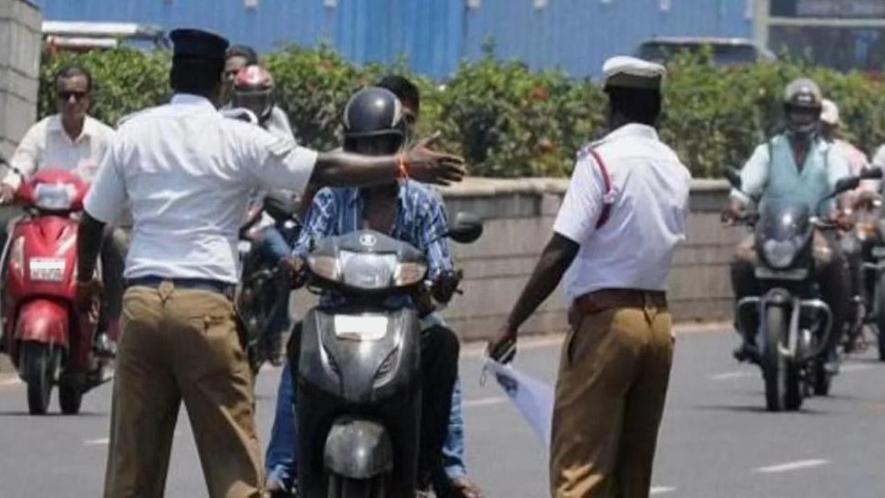 Pengendara Kena Tilang Karena Punya Bensin Sedikit
