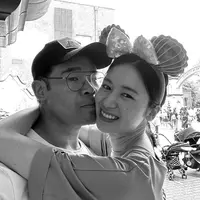 Usia pernikahan Laura Basuki dan Leo sudah mencapai 12 tahun. Walaupun jarang tersorot, rumah tangga mereka jauh dari kabar yang tak sedang. [Foto: instagram.com/leosandjaja]