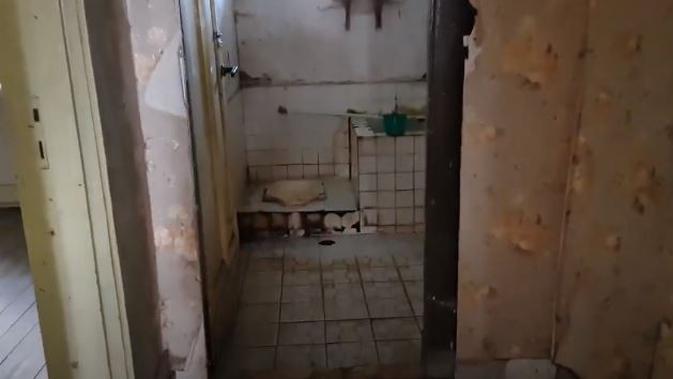 Intip rumah yang dijadikan lokasi syuting film Pengabdi Setan. (Sumber: YouTube/ViJe RaY)
