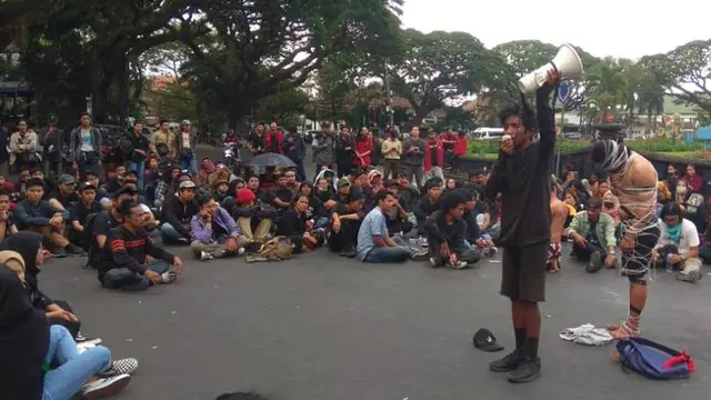 JawaTimur Tetap Kondusis Meski Dihajar Gelombang Demo Mahasiswa