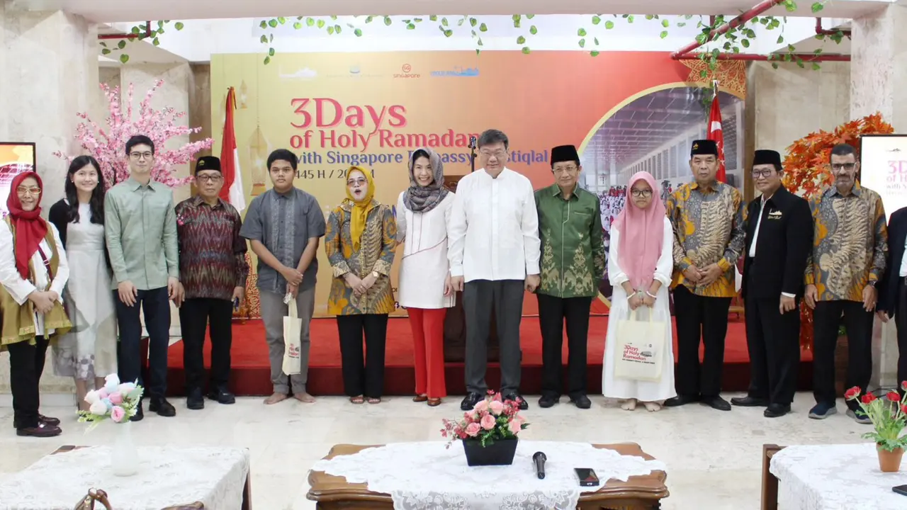Kedutaan Besar Singapura di Jakarta menggelar "3 Days of Holy Ramadan with Singapore Embassy in Istiqlal", yang termasuk buka puasa bersama 100 anak yatim pada Senin (25/3/2024).
