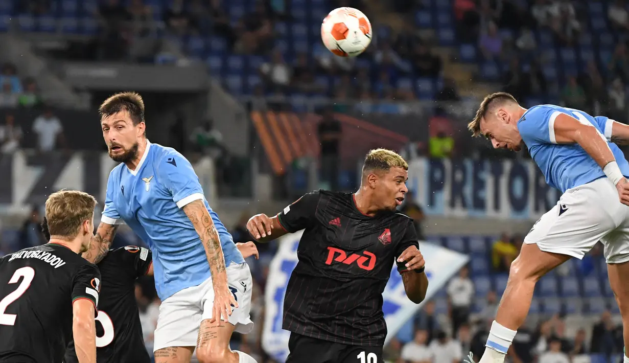 Dominasi bola dan keunggulan skor membuat Lazio bermain lebih tenang. Tidak ada gol tambahan di babak kedua. Skor 2-0 untuk kemenangan Lazio. (AFP/Andreas Solaro)