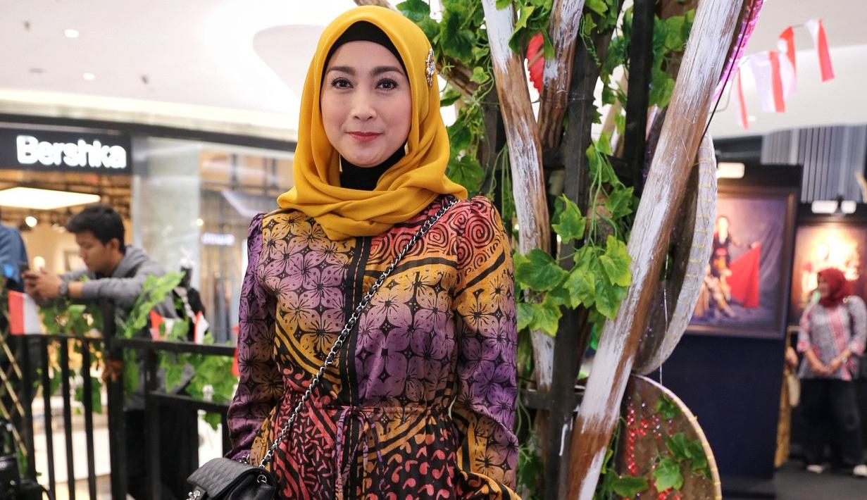 Desy Ratnasari Dulu / 10 Foto lawas Desy Ratnasari ini bukti pesonanya