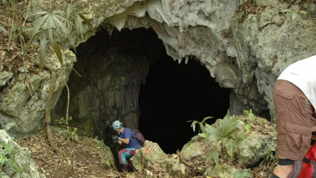 Ditemukan Ribuan Tulang Belulang Manusia di Gua Misterius Ini.